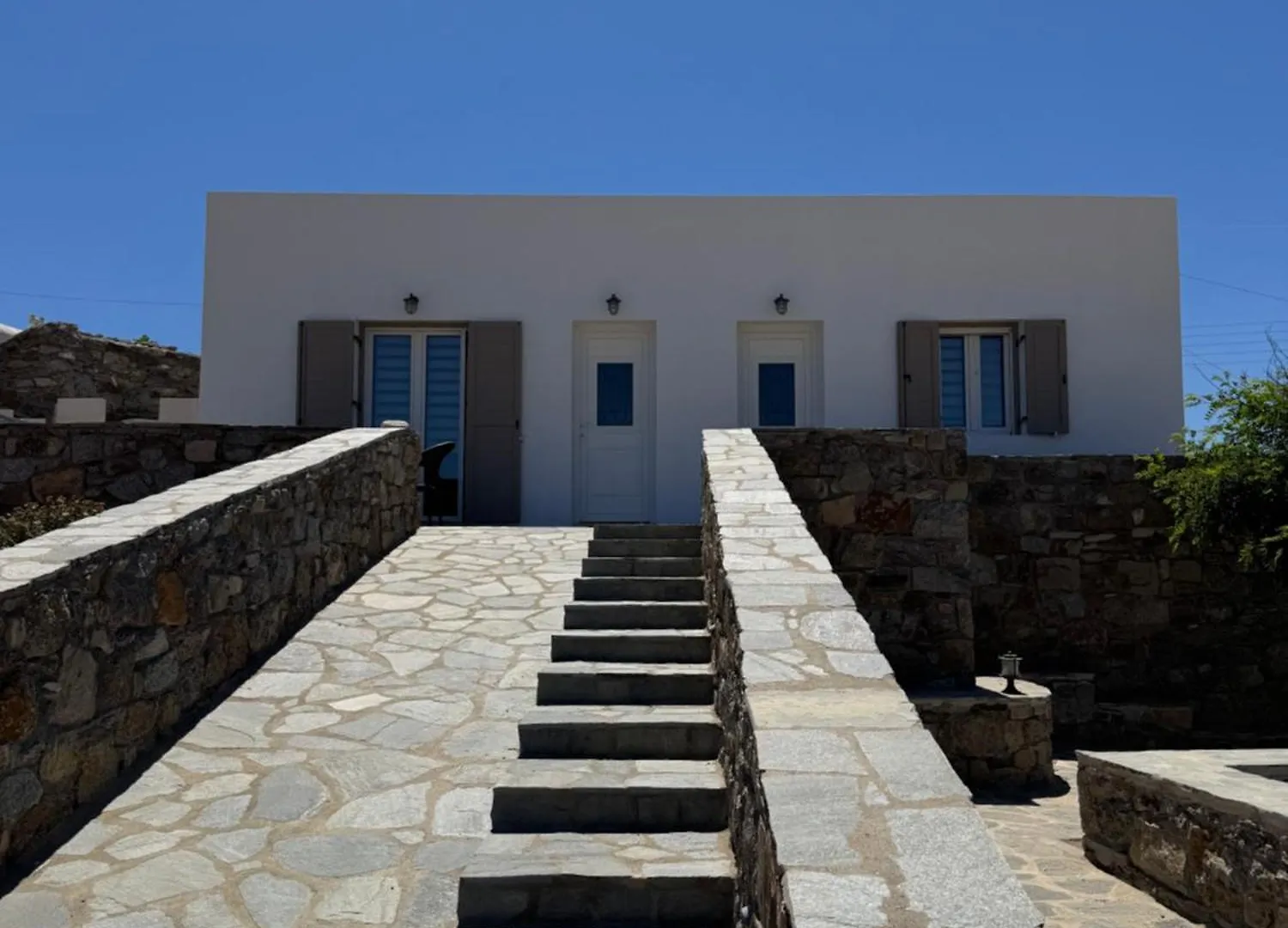 Oxalis Mykonos Apartments Plintri