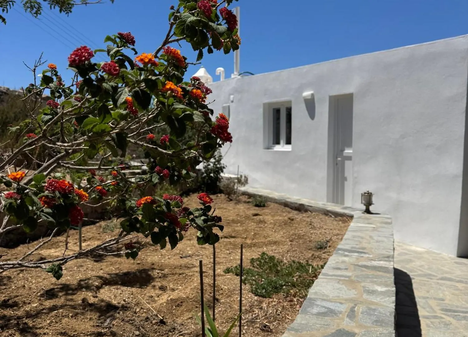 Oxalis Mykonos Apartments Plintri