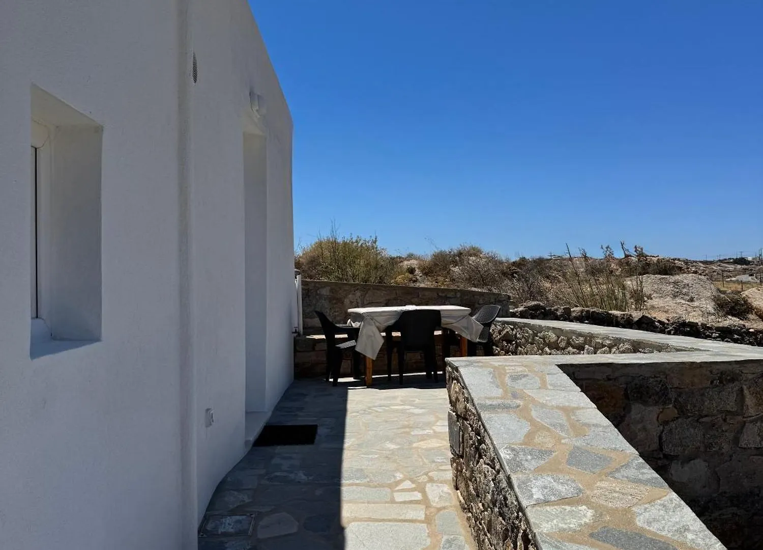Oxalis Mykonos Apartments Plintri